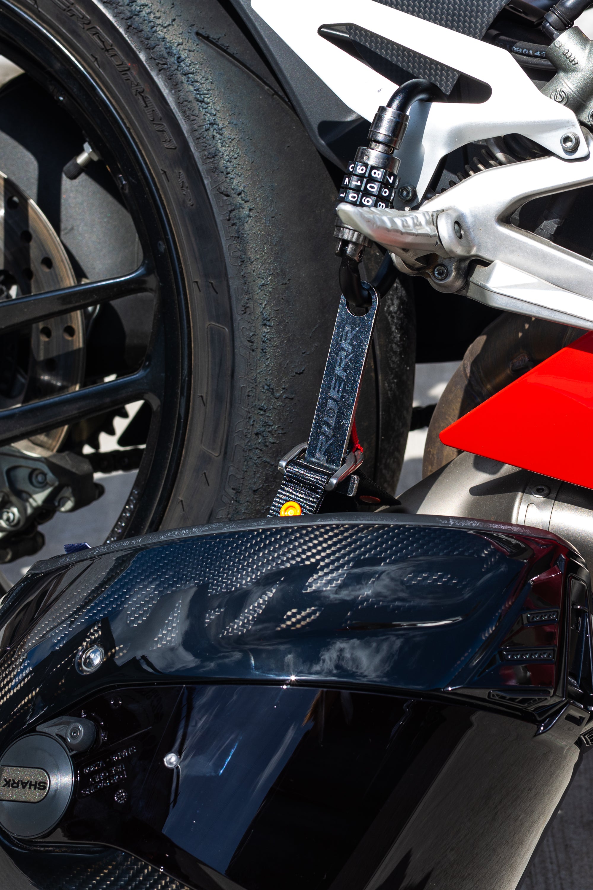 RIDERR Helmet Lock
