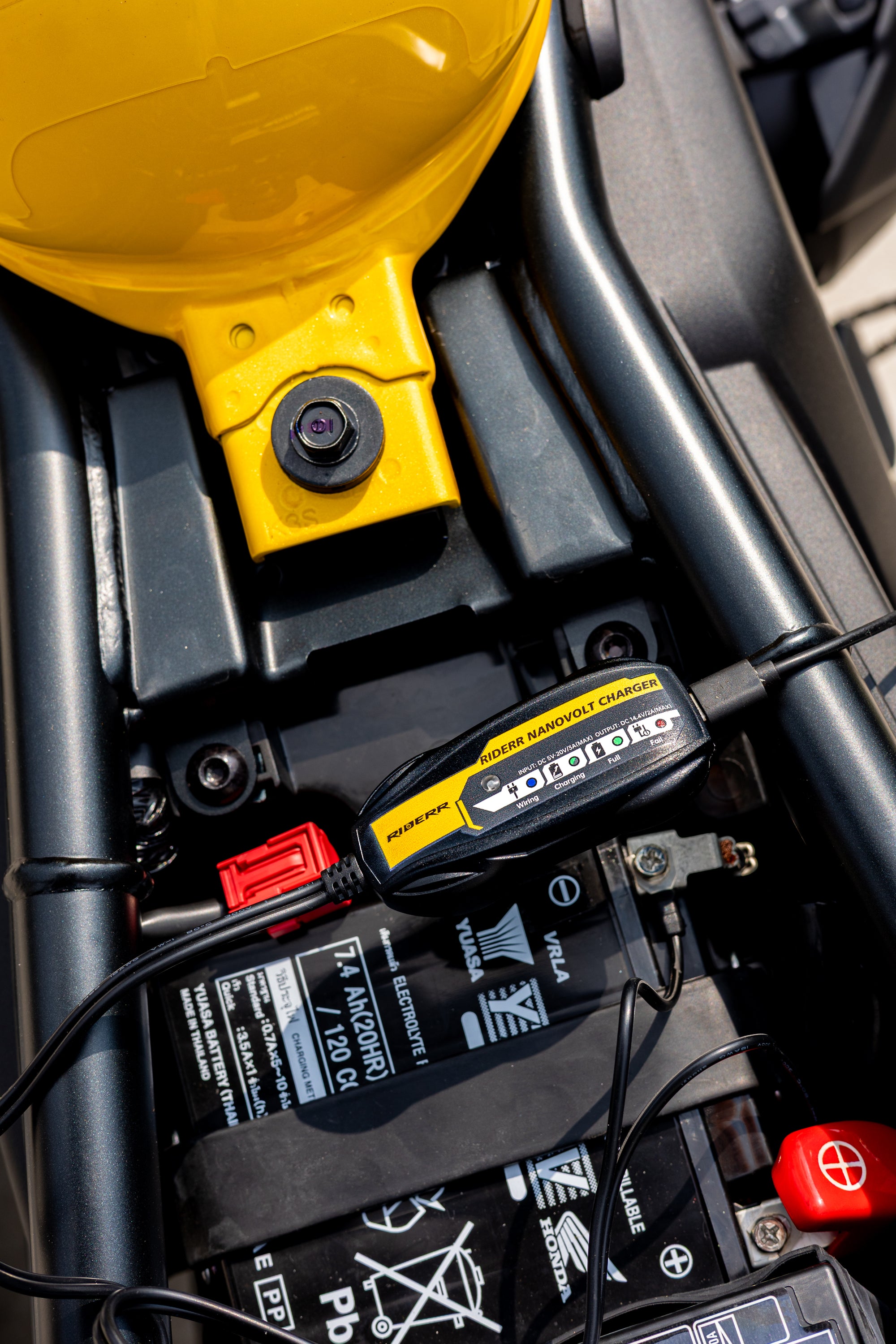 RIDERR NanoVolt Battery Charger