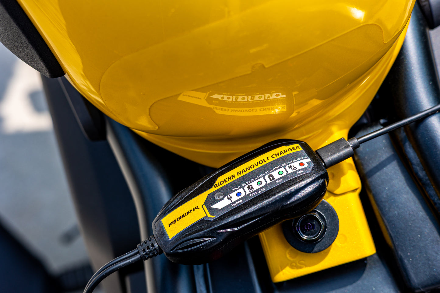 RIDERR NanoVolt Battery Charger