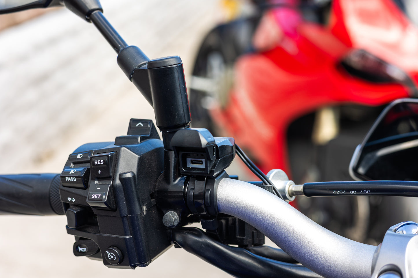 RIDERR USB-C Handlebar Charger