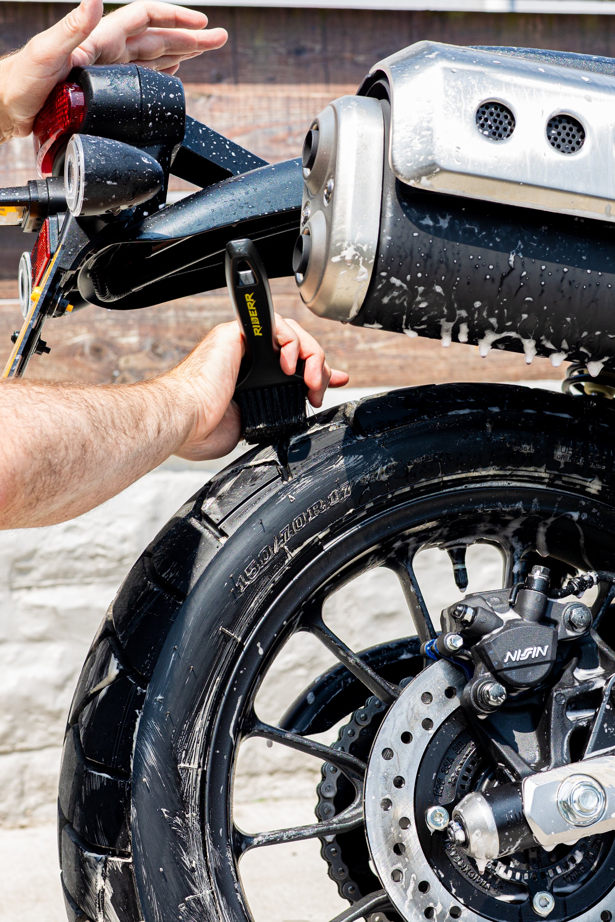 RIDERR Tyre Brush